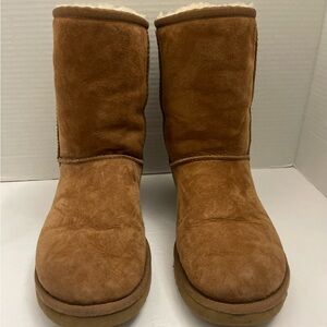 UGG Australia Classic Short Boots Chestnut Brown Color Women’s size 8 - Vintage